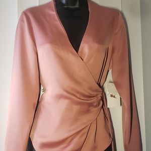 Halston size 4 dusty rose blouse